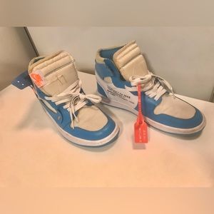Off-White x Nike Air Jordan 1 Retro High OG 'UNC' size 8.5 US